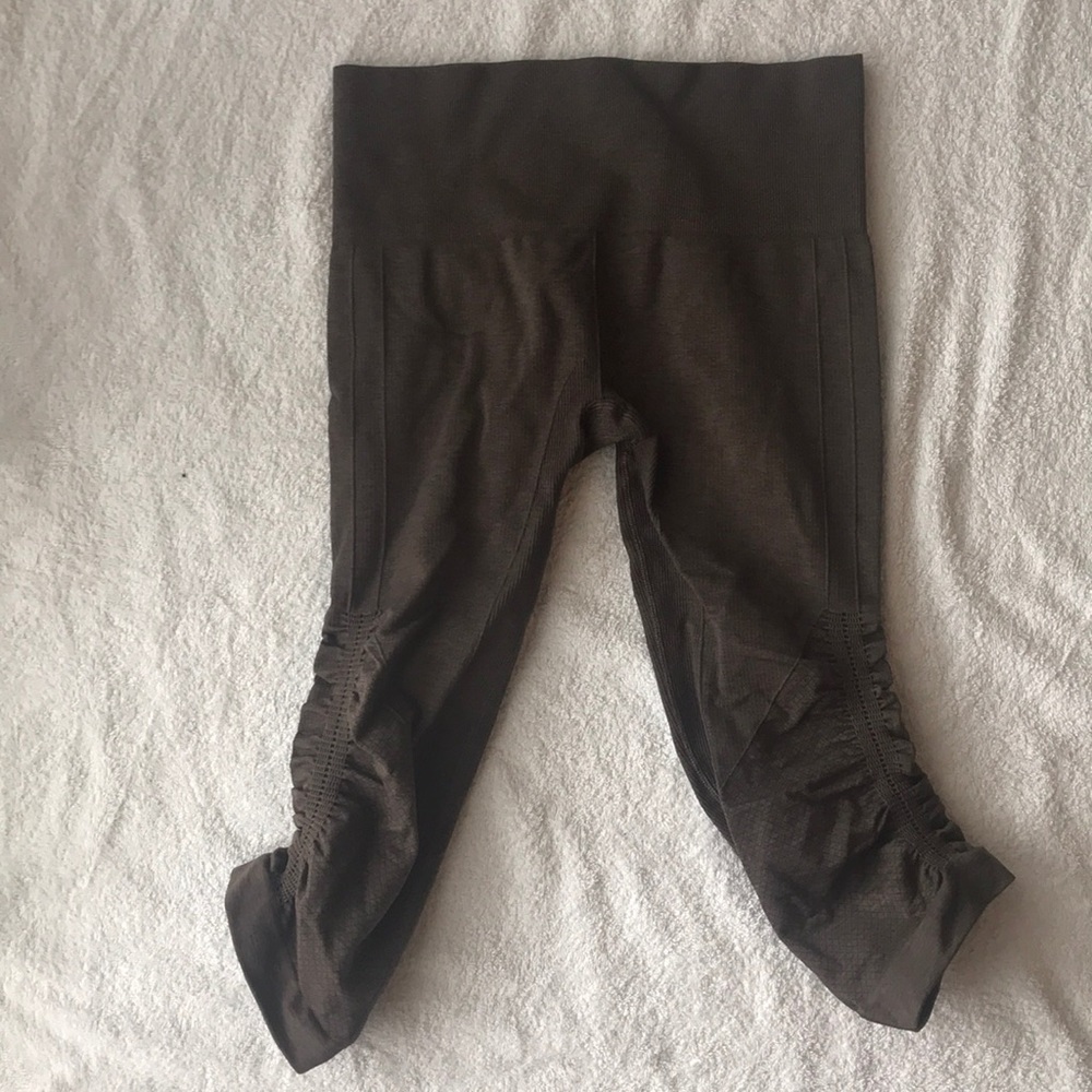 Lululemon cropped brown leggings
